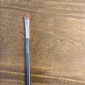 MAC Cosmetics Angled eyeshadow brush